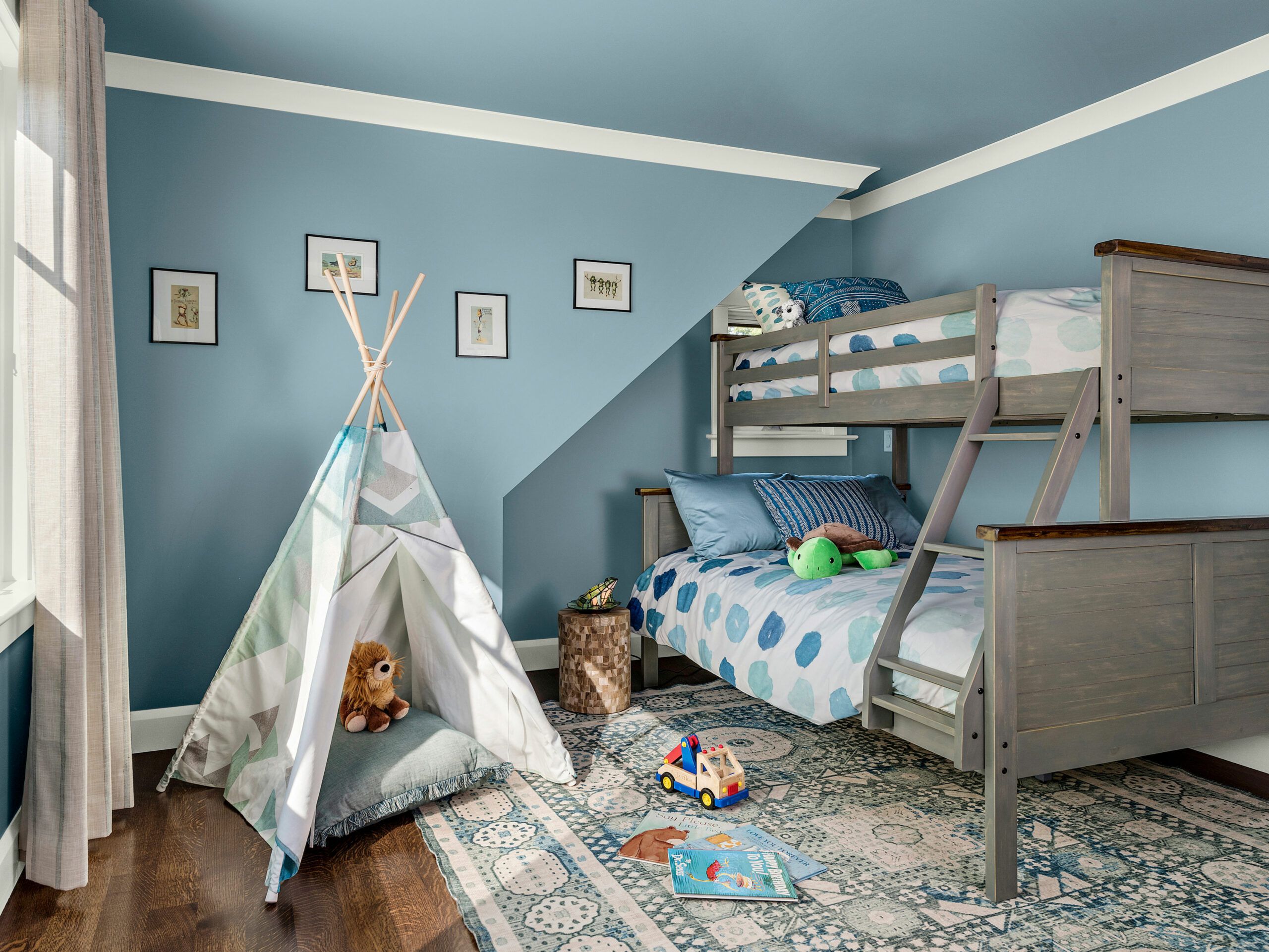 phòng ngủ màu xanh dương cho trẻ